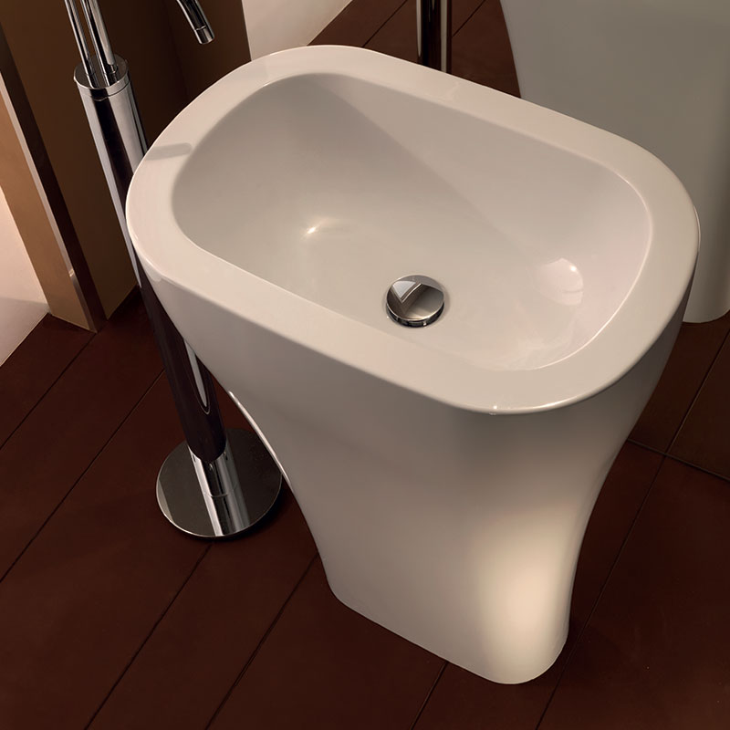 Kerasan-Bathrooms-Aquatech-freestanding-curved-basin